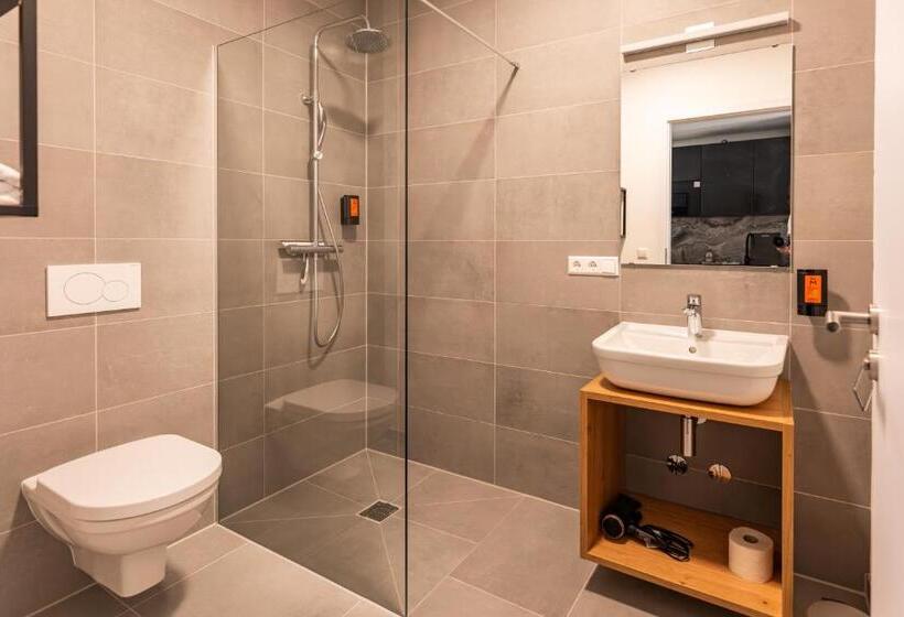Апартаменты 2 Спальни, Living Neuburg