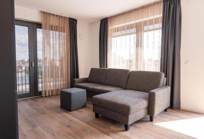 Апартаменты 3 Спальни, Living Neuburg