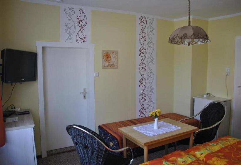스탠다드 트리플 룸, Guest House Mückenheim