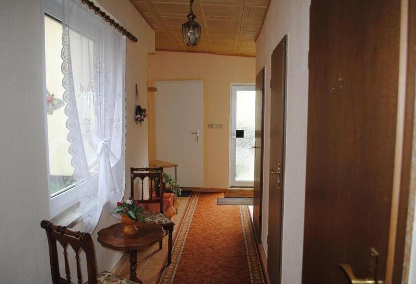 1베드룸 아파트 1층, Guest House Mückenheim