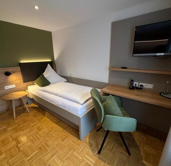 اتاق کلاسیک یک تخته, Landgasthaus Zur Linde, Neusatz