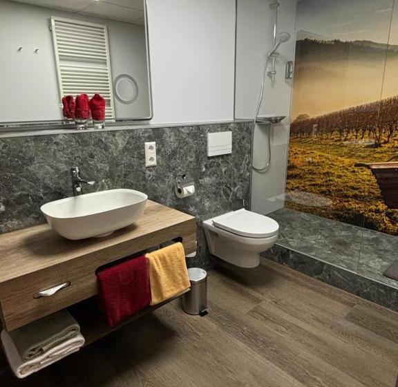 آپارتمان 2 خوابه با بالکن, Landgasthaus Zur Linde, Neusatz