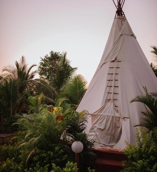 Standard Tent, Wigwam