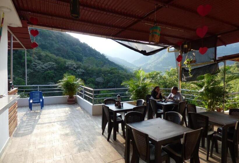 스탠다드 트리플 룸, Hostal Alto De La Montaña