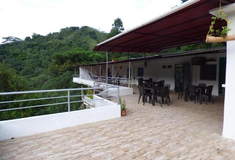 스탠다드 트리플 룸, Hostal Alto De La Montaña