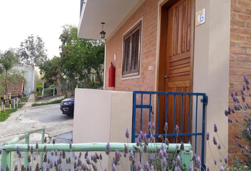 샬레, Pousada Vila Rica
