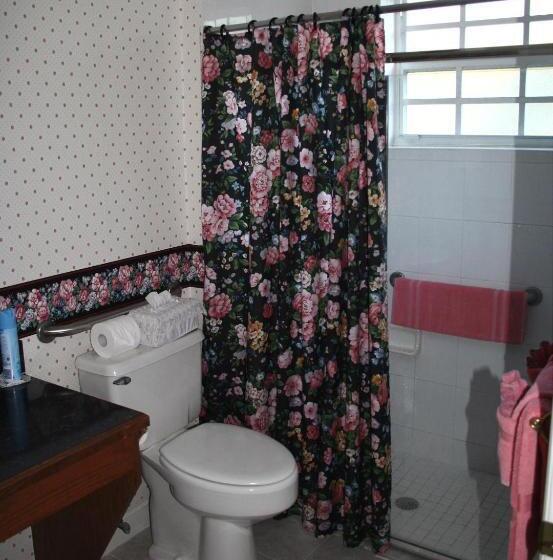 장애인을 위한 퀸사이즈 스탠다드 룸, Heron Cay Lakeview Bed & Breakfast