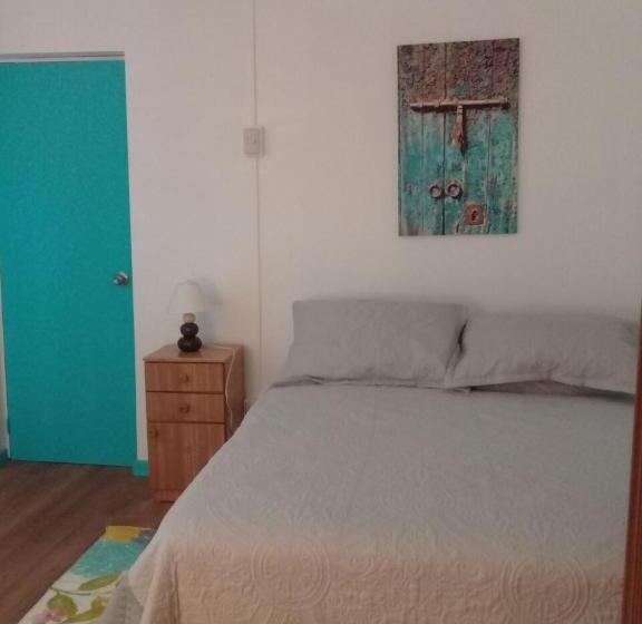 家庭间, Hostal Casa Azul