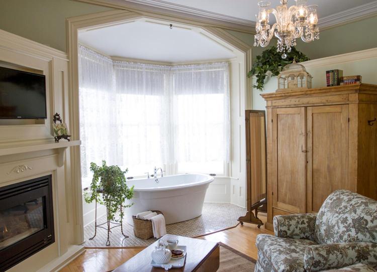 Люкс Повышенной Комфортности, The Foxglove Inn