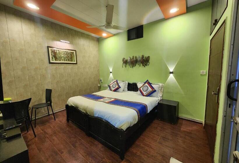 Номер Стандарт с Террасой, Shaleen Elegance Homestay Nakki Lake 400 Meters