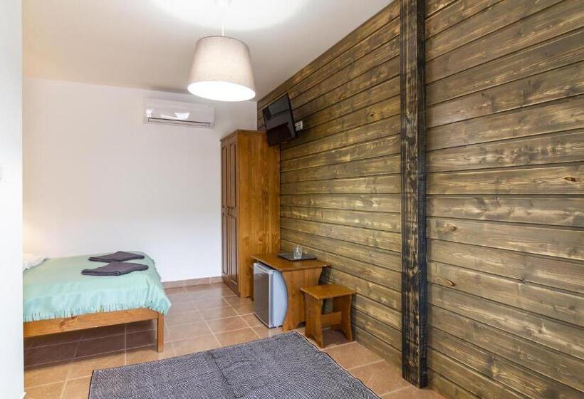 Quarto Deluxe, Airport Károly Centrál