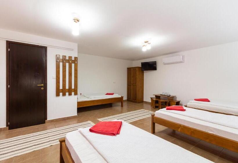 Quarto Superior Quádruplo, Airport Károly Centrál