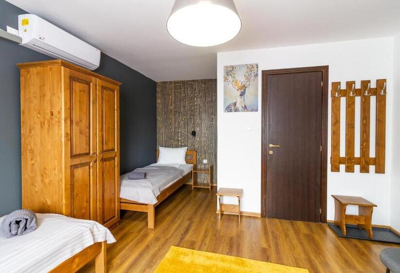 Quarto Triplo Deluxe, Airport Károly Centrál