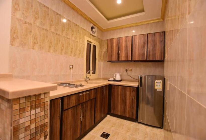استودیوی استاندارد, برج الفارس للشقق المخدومة