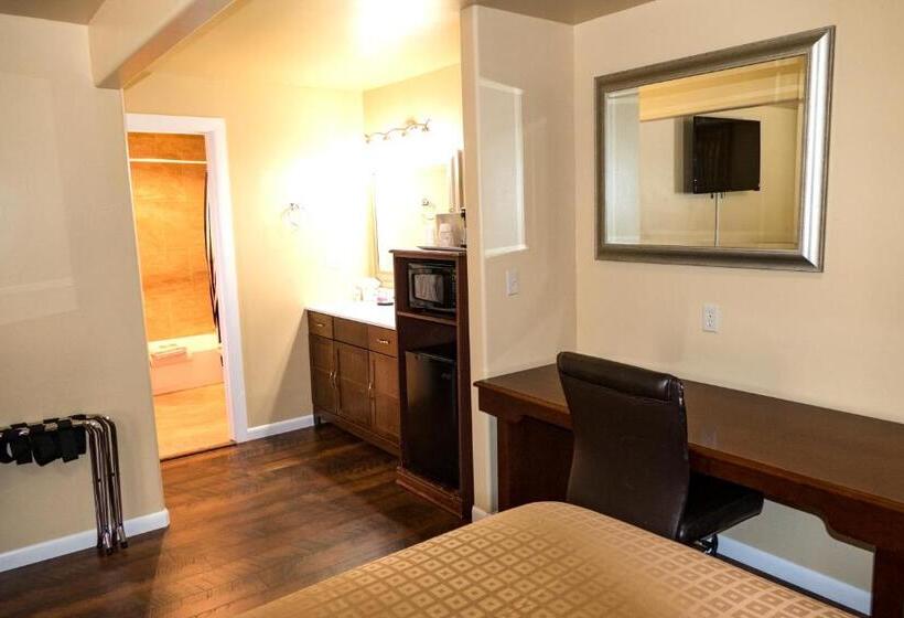 标准三人间, Abram Inn & Suites