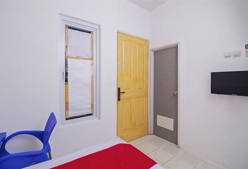 Номер Стандарт, Reddoorz Near Stan