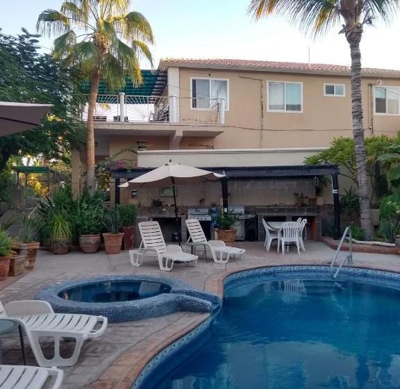 プールビュースイート, Coco Cabañas And Casitas Vacation Rentals