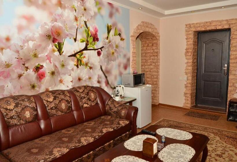سوییت, Guest House Domashniy Uyut