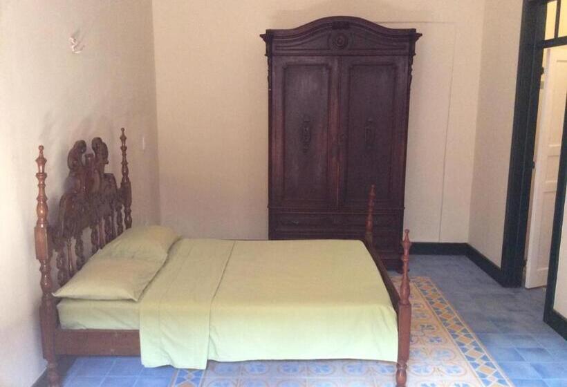 سوییت, Casa Frankie