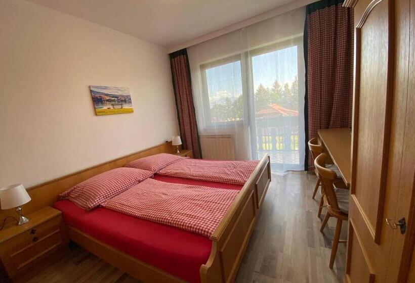 Classic room with balcony, Pension Waldschenke Am Wörthersee