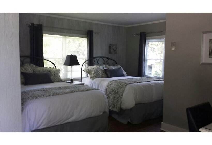 Люкс Вид на Сад, The Woodview Inn