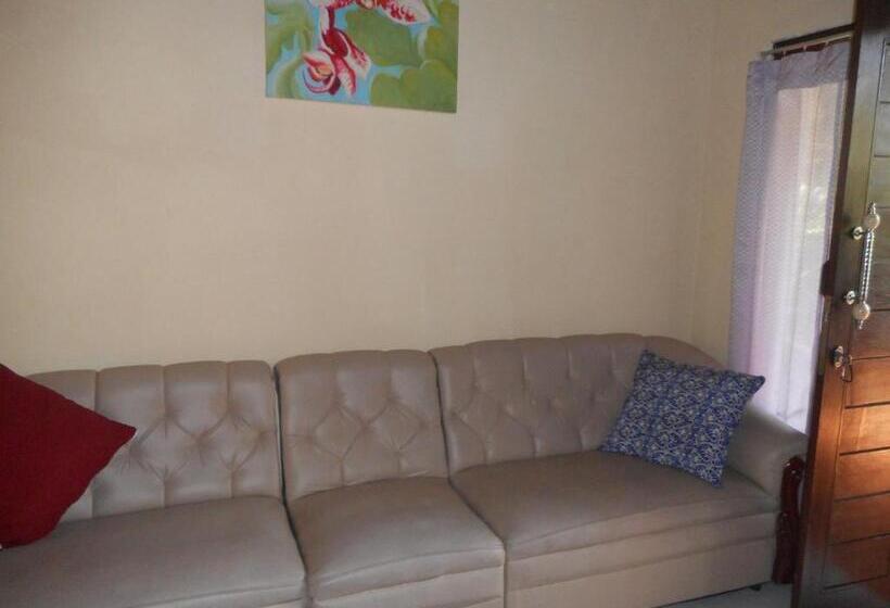 디럭스 룸, Cegeng Lestari Guest House