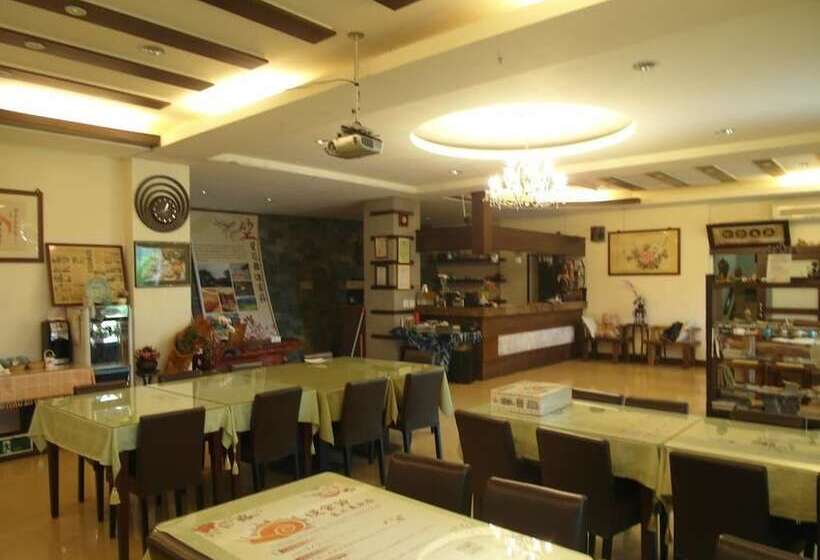 اتاق خانوادگی, Bo Zho Villa