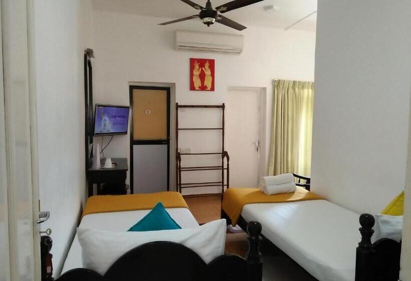 اتاق سوپریور سه تخته, Imaaga Kandy Residence