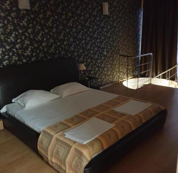 استودیوی استاندارد, Guest House California