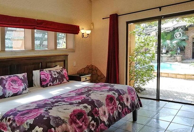 Номер Deluxe с Балконом, Stephan's Guest House