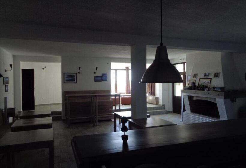 Номер Deluxe с Балконом, Cloudbase Guesthouse
