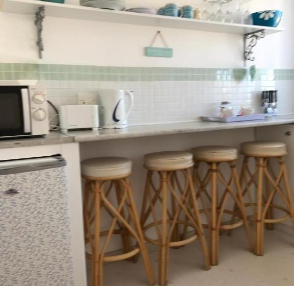Четырехместный Номер Стандарт, Bay Breeze Guesthouse Selfcatering