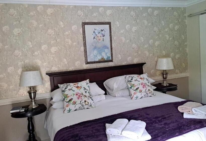غرفة قياسية مطلّة علي حمام السباحة, Dormio Manor Guest Lodge