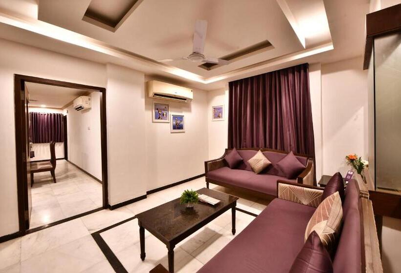 آپارتمان 3 خوابه, Click White House Residency, Vadodara