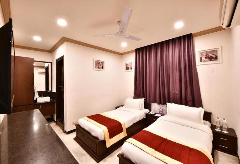３ベッドルームアパートメント, Click White House Residency, Vadodara