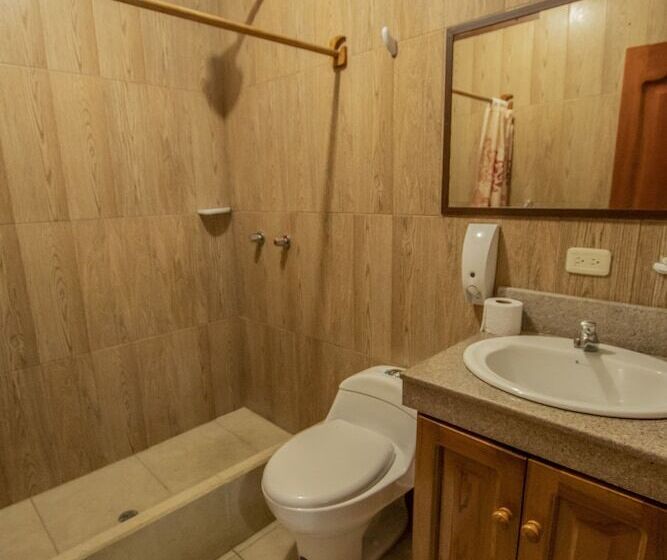 Номер Стандарт Трехместный, Hostal Tongo Reef