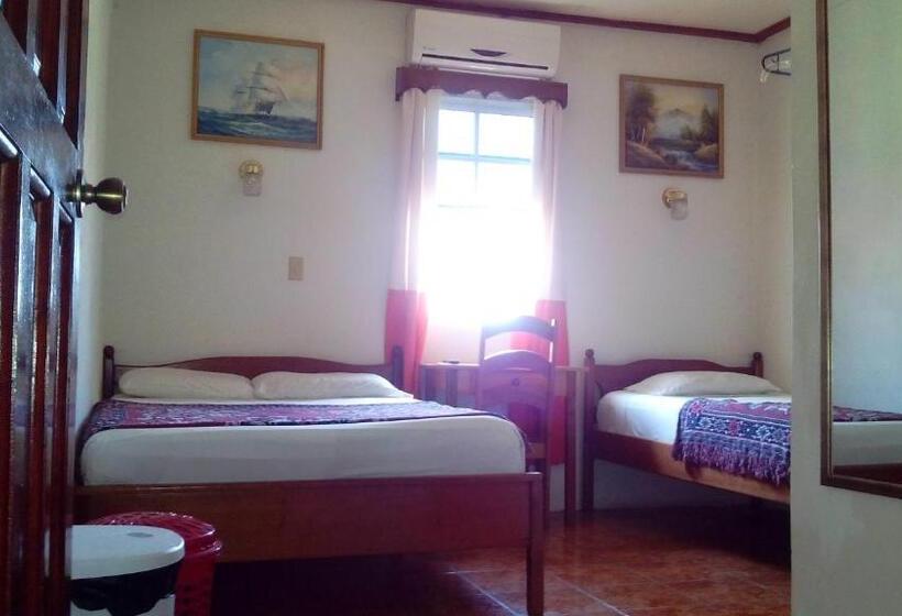 スタンダードルーム, Don Santiago Guesthouse Downtown