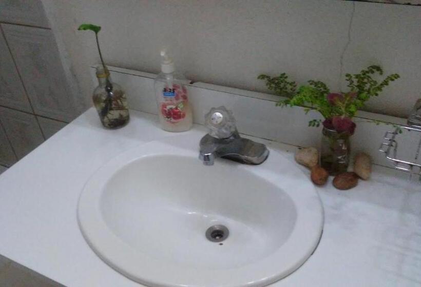 اتاق استاندارد سه نفره, Don Santiago Guesthouse Downtown