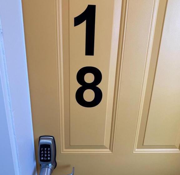 Номер Стандарт, Balanced Rock Inn