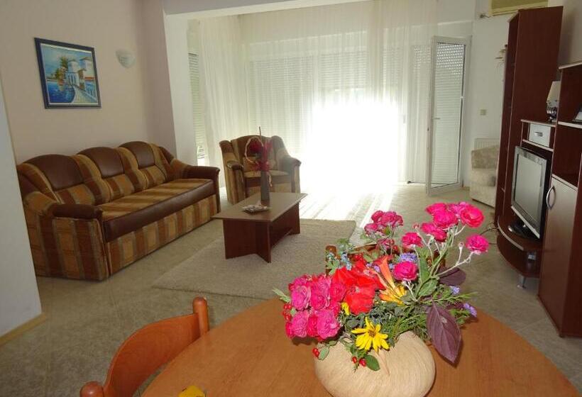 带2个卧室的高级公寓, Club Topaz Apartments