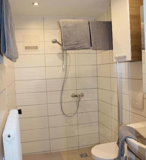 1 Bedroom Apartment Lake View, Bauernhof Schink