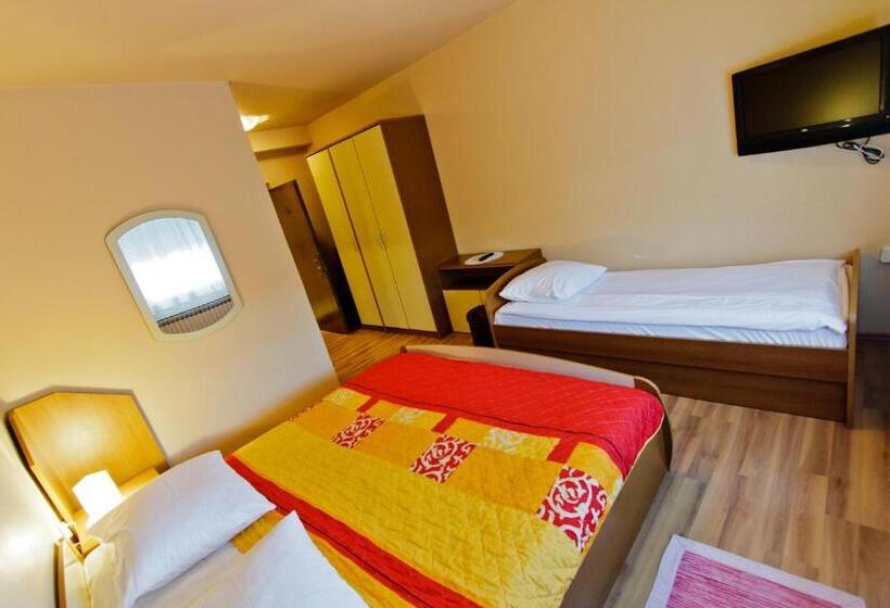 اتاق کلاسیک سه تخته, Guesthouse Les