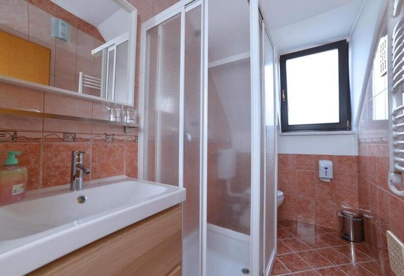 سوئیت 2 خوابه, Guesthouse Les