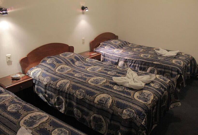 غرفة قياسية ثلاثية, Hostal Alfredo S Palace