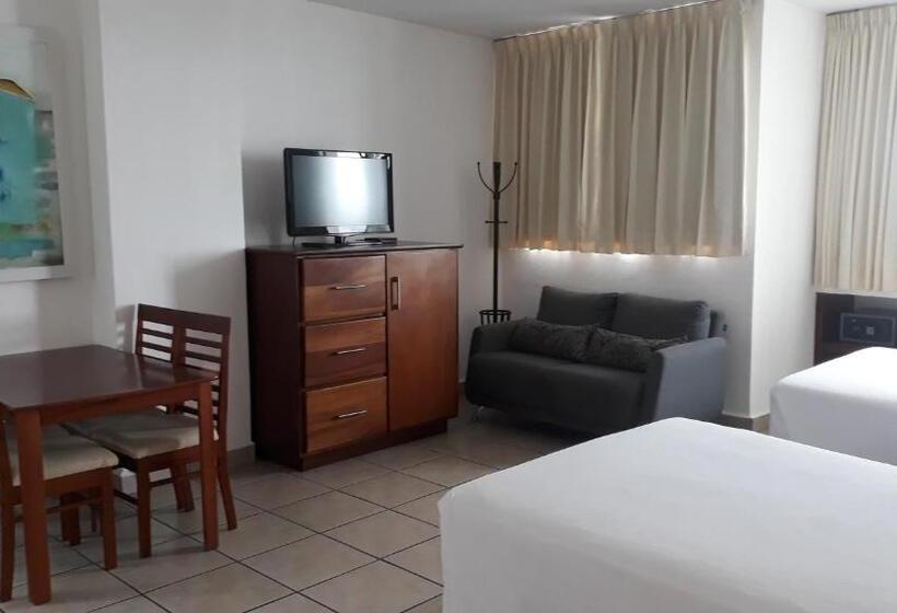 Standard-studio, Banderas Suites