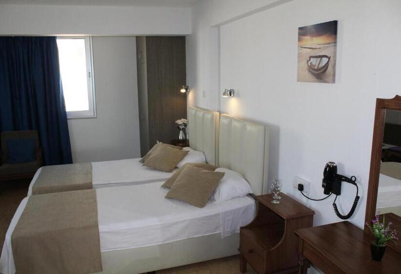 스탠다드 스튜디오, Maria Zintili Apartments