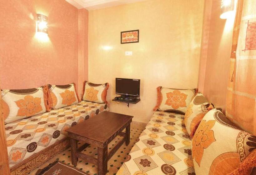 غرفة قياسية رباعية مطلة على البحر, Dar Rio Oro