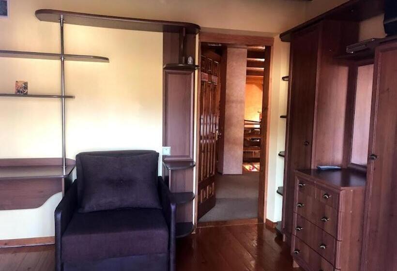 غرفة قياسية مزوَّدة بشُرفة, Prutets Guest House