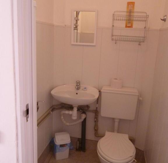 家庭间, Villa Jun Guest House