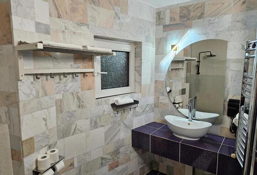 חדר סופריור, Amethyst House